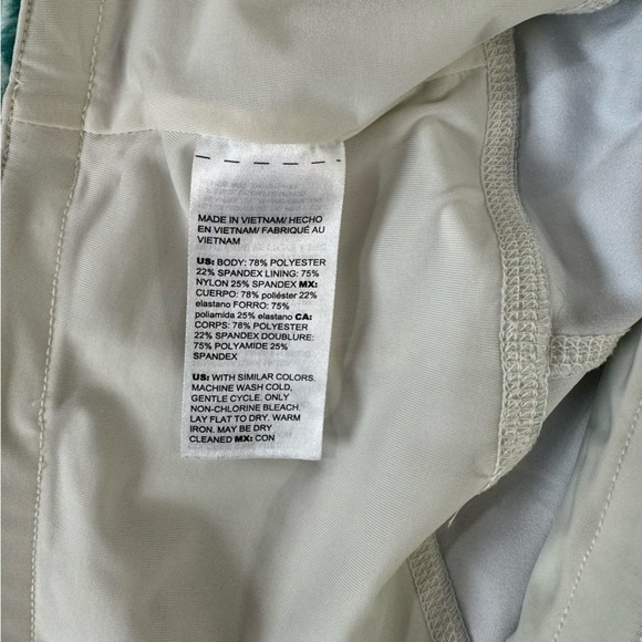 Chico’s Zenergy Mint Green & Cream Animal Print High Waist Performance Leggings - Picture 8 of 9